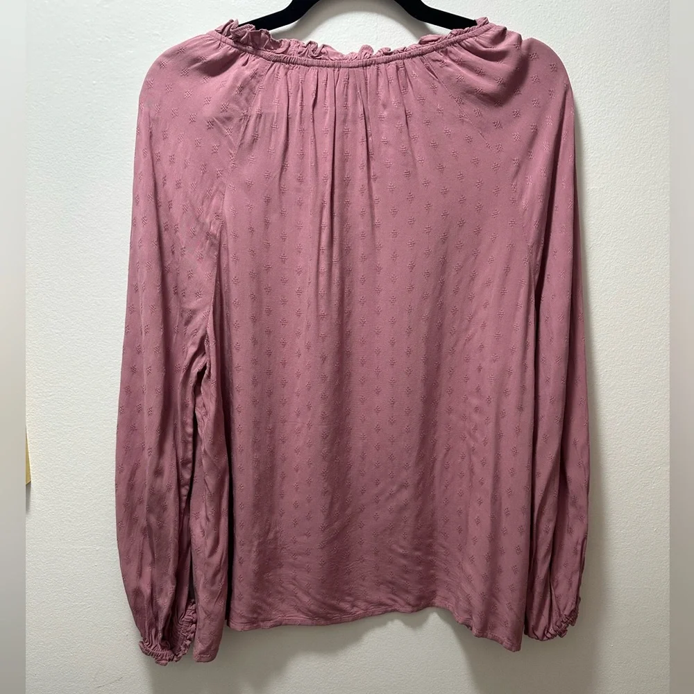 Old Navy Ruffled Split-Neck Textured Dobby Blouse - Picture 2 of 6
